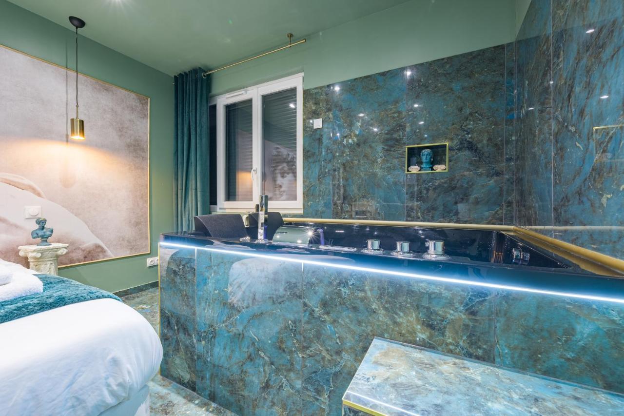 Le Musee D'Aphrodite / Jacuzzi Montgeron ภายนอก รูปภาพ