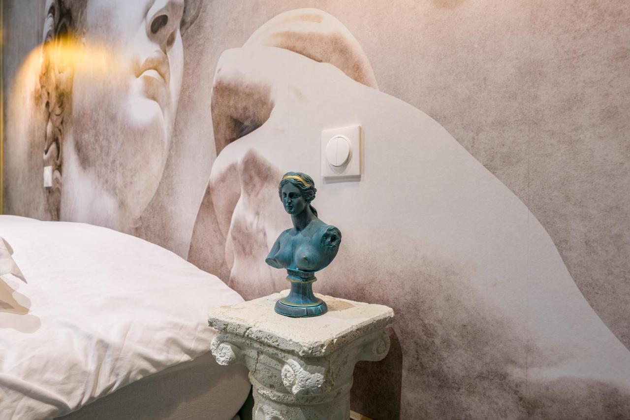 Le Musee D'Aphrodite / Jacuzzi Montgeron ภายนอก รูปภาพ